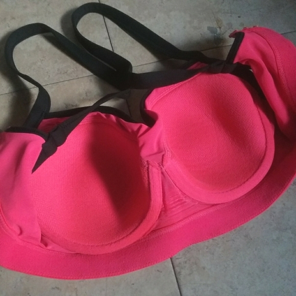 🆓️FREE🎁WHEN PURCHASE ANY ITEM FROM MY CLOSET Victoria's Secret Sports Bra Pink - Picture 6 of 13